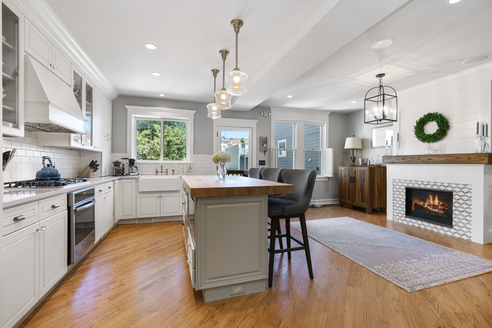 1926 West Fletcher Street Chicago, IL 60657 - Photo 9 of 26