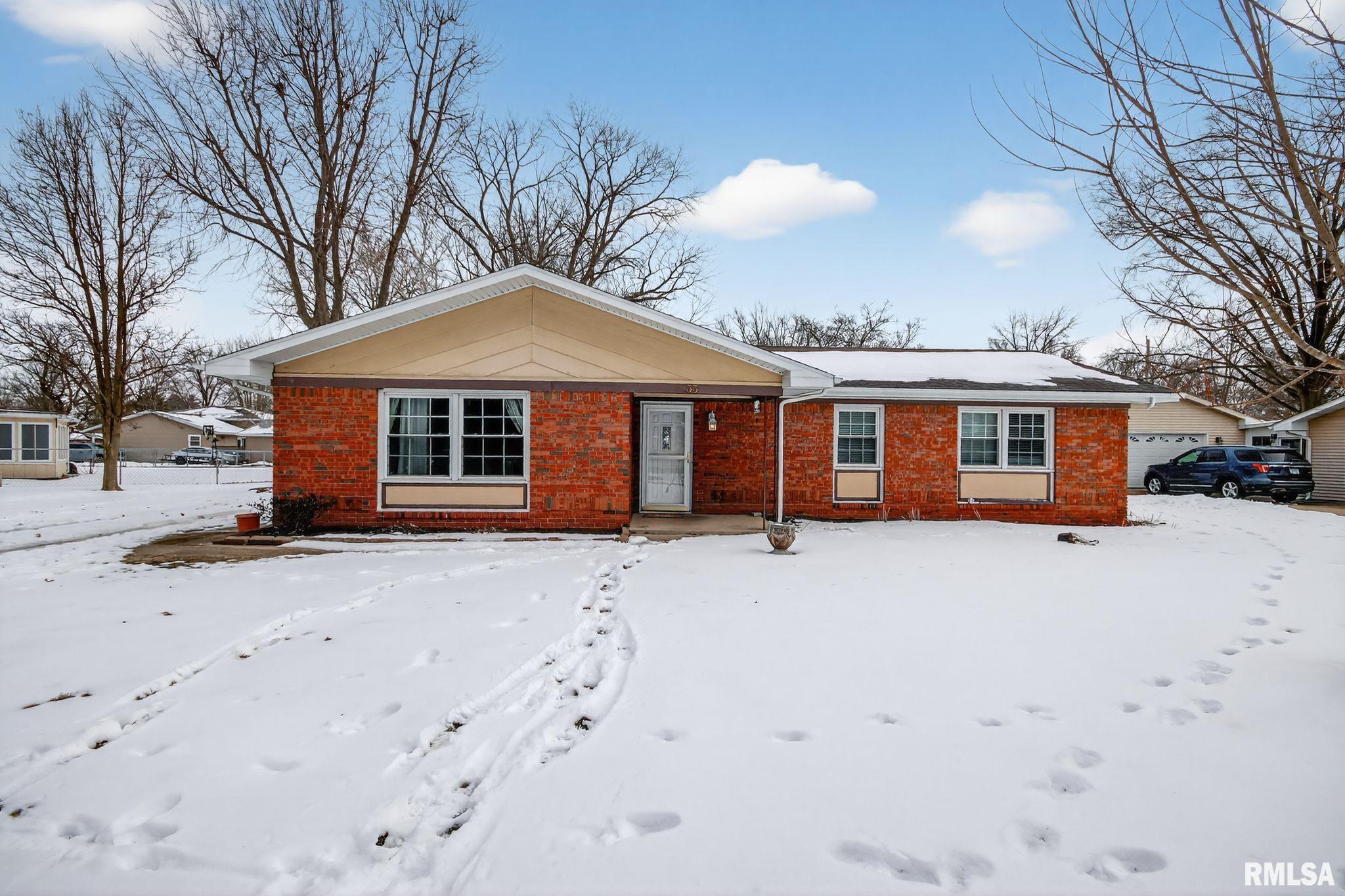 53 Mishawaka Drive Rochester, IL 62563 - Photo 1 of 32