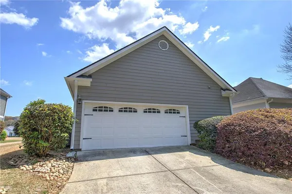 $369,900 | 16 Courtyard Lane, Cartersville, GA 30120