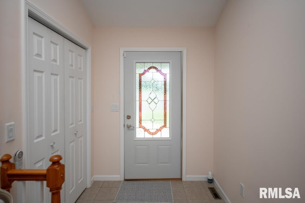 2425 Delaware Street Pekin, IL 61554 - Photo 17 of 48