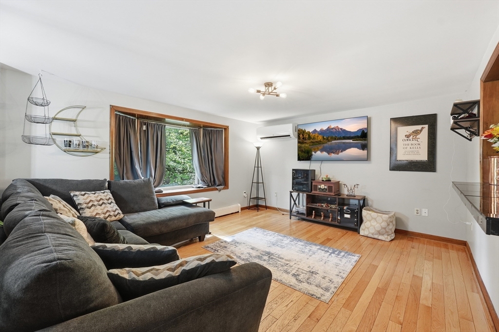 87 Allen Road Sturbridge, MA 01566 - Photo 4 of 40