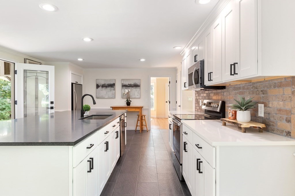 265 Belknap Road Framingham, MA 01701 - Photo 4 of 42 Gallery Image 4