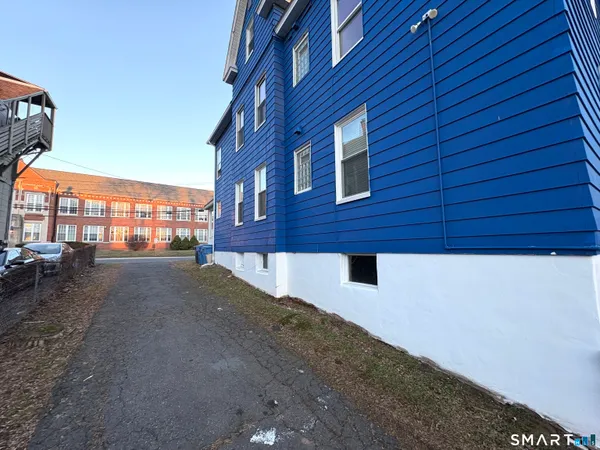 $2,000 | 171 Bassett Street, New Britain, CT 06051