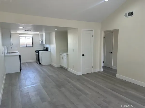 $1,975 | 44155 10th Street West, Lancaster, CA 93534