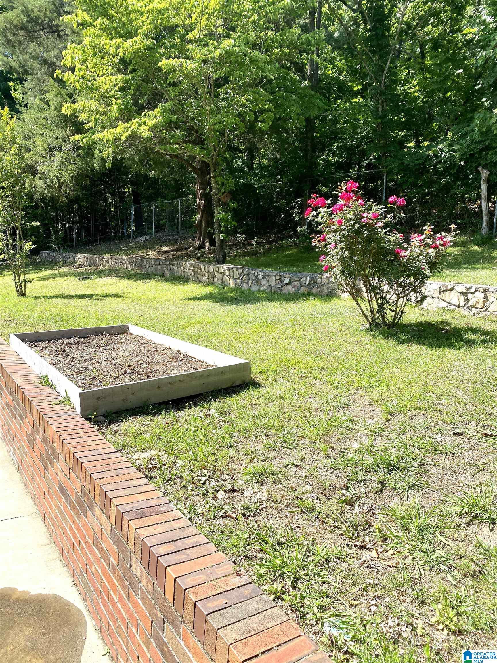 301 Shamrock Road Anniston, AL 36207 - Photo 40 of 43