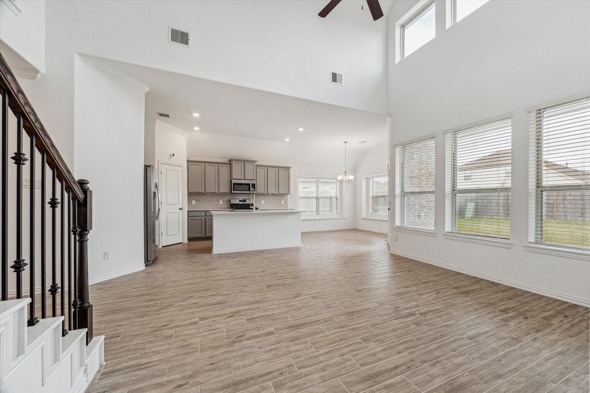 4838 Albany Ridge Lane Rosharon, TX 77583 - Photo 8 of 32