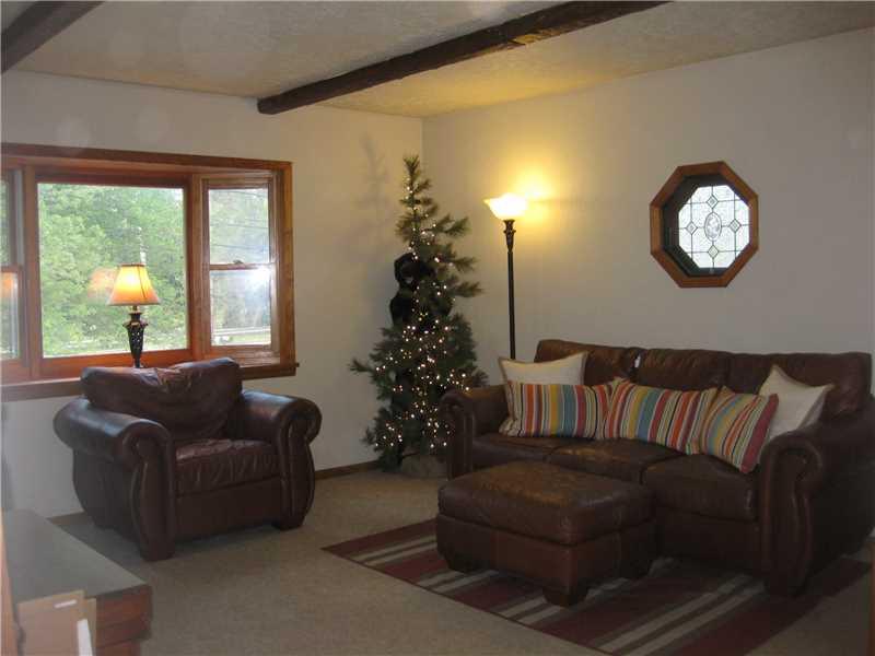1550 Conway Wallrose Road Economy, PA 15042 - Photo 4 of 17 Living Room.