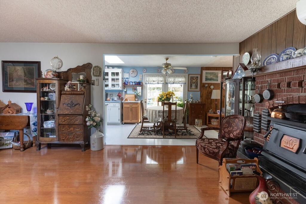 371 Flora Place Forks, WA 98331 - Photo 5 of 40 a view of a room with gym equipment
