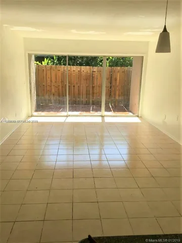 $265,000 | 15385 South Dixie Highway, Palmetto Bay, FL 33157