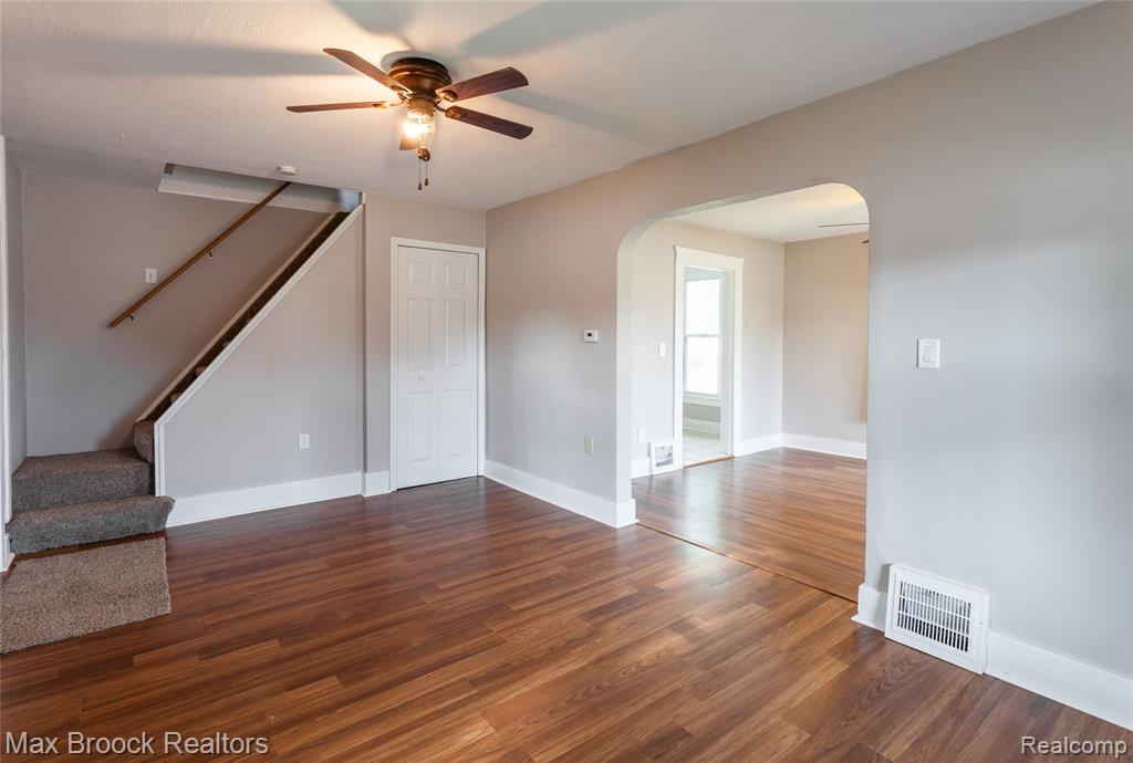 13071 East 13 Mile Road Warren, MI 48088 - Photo 7 of 23