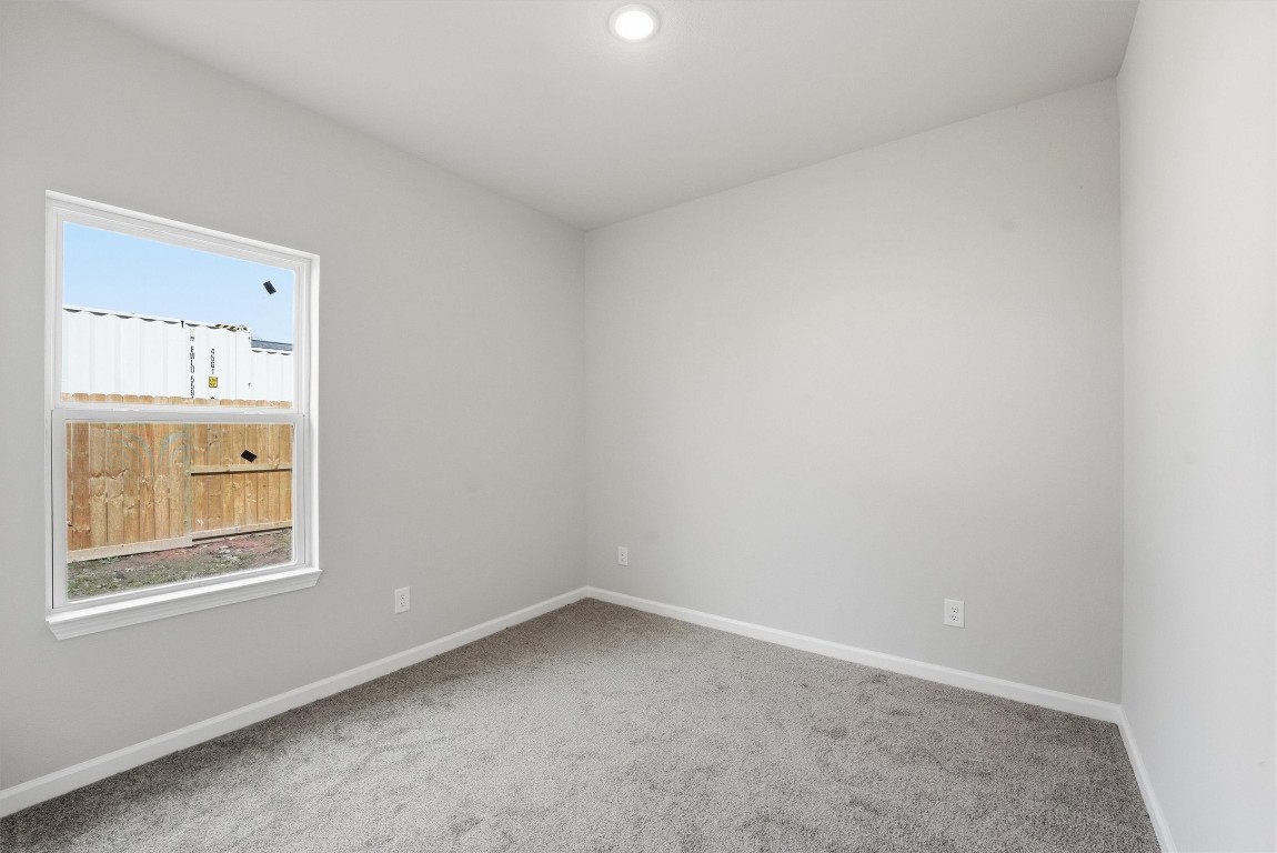 2250 Cable Avenue Beaumont, TX 77703 - Photo 14 of 21 an empty room with a window