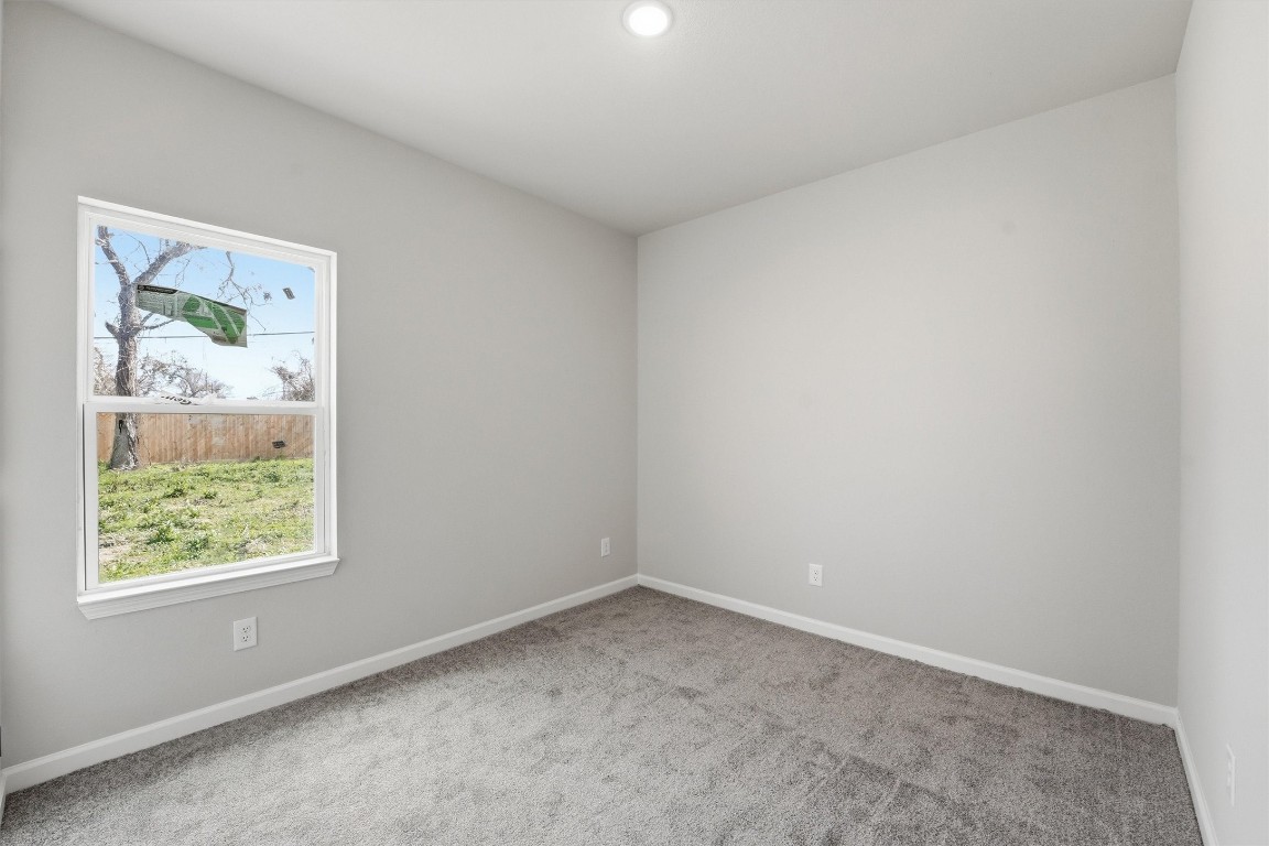 2250 Cable Avenue Beaumont, TX 77703 - Photo 17 of 21 an empty room with a window