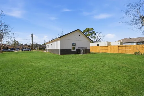 $159,500 | 2250 Cable Avenue, Beaumont, TX 77703
