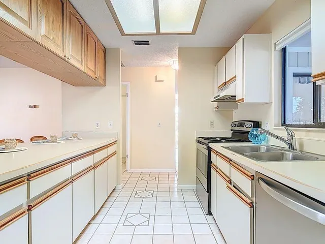 $475,000 | 11 Clermont Court, Palm Coast, FL 32137