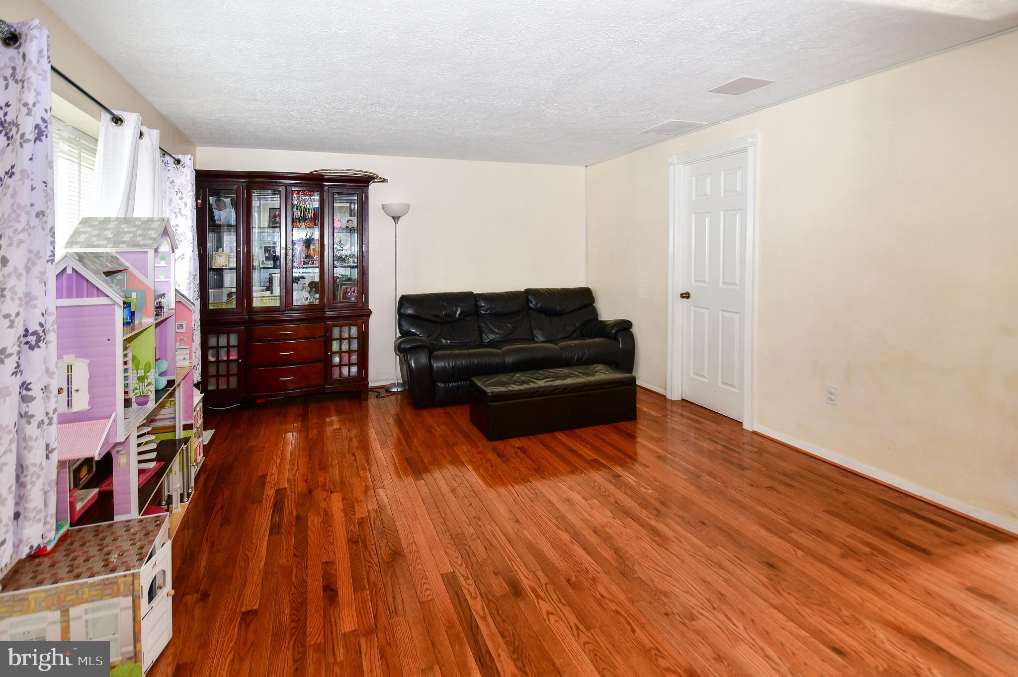 1796 Springfield Lane Frederick, MD 21702 - Photo 8 of 12 Gallery Image 8