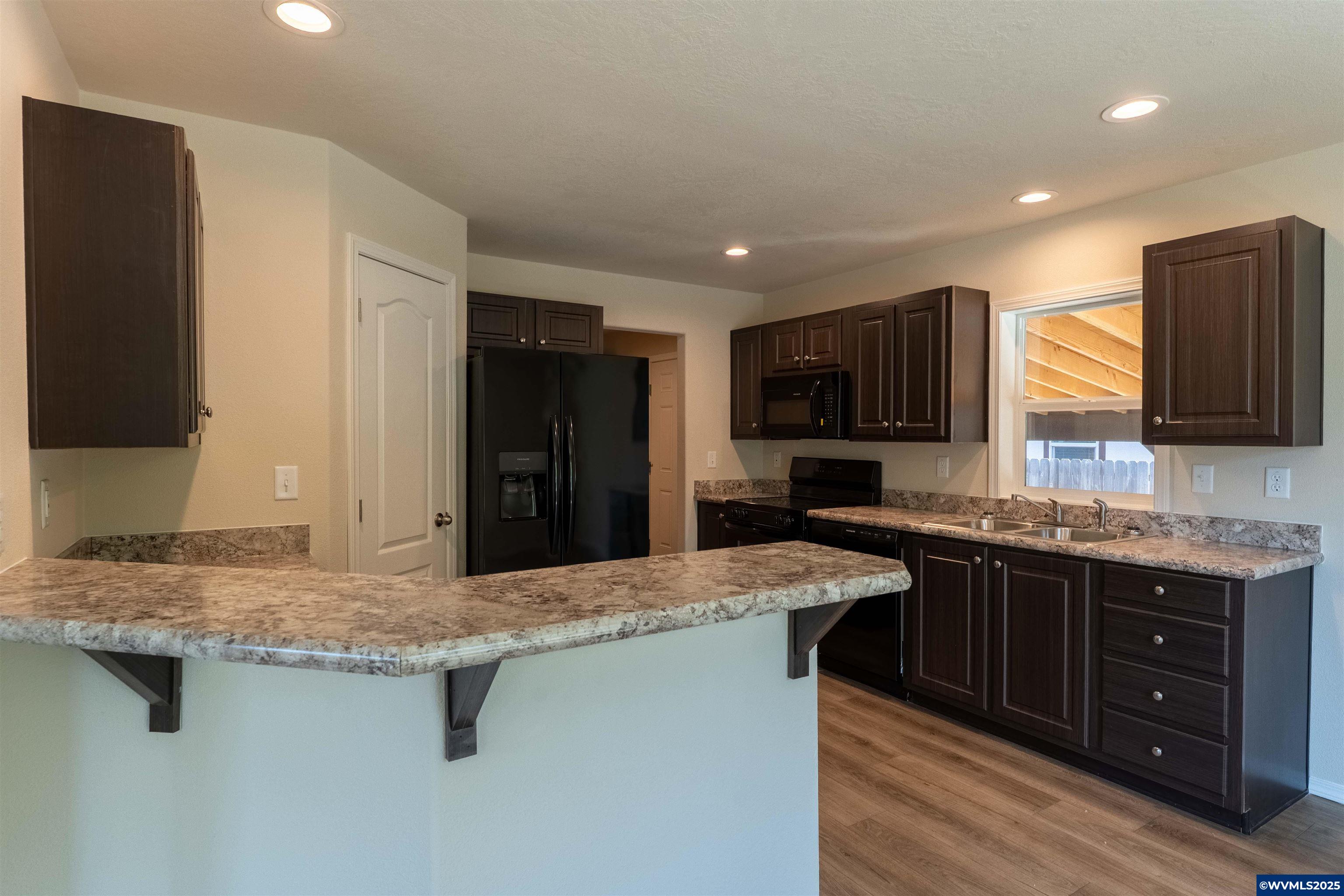200 Market Street, Unit 222 Lebanon, OR 97355 - Photo 4 of 22