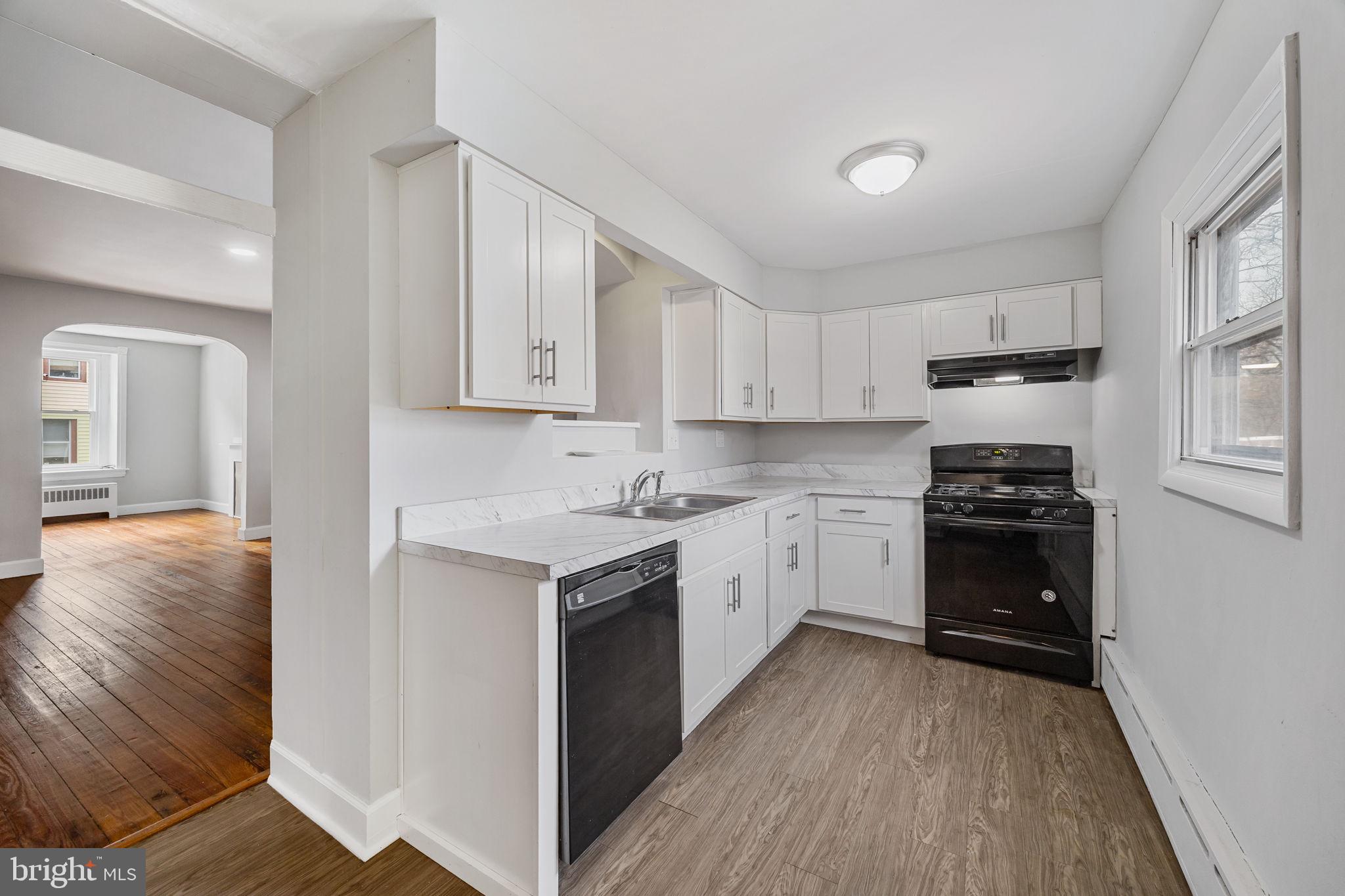 213 Dawson Street Philadelphia, PA 19128 - Photo 8 of 27