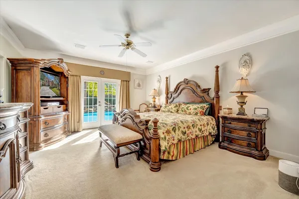$599,500 | 1639 Lakeside Enclave Drive, Houston, TX 77077