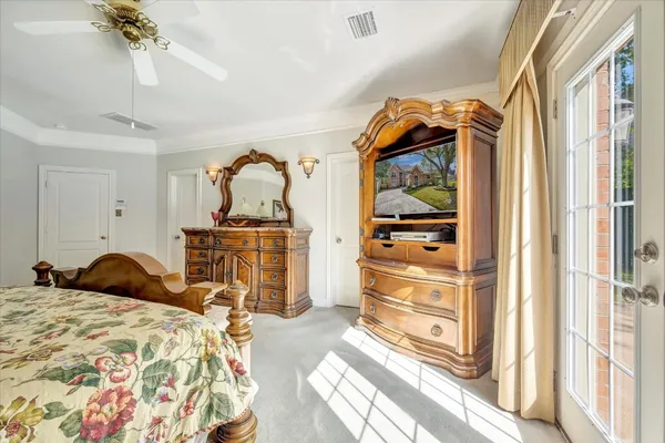 $599,500 | 1639 Lakeside Enclave Drive, Houston, TX 77077