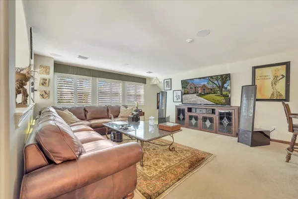 $599,500 | 1639 Lakeside Enclave Drive, Houston, TX 77077