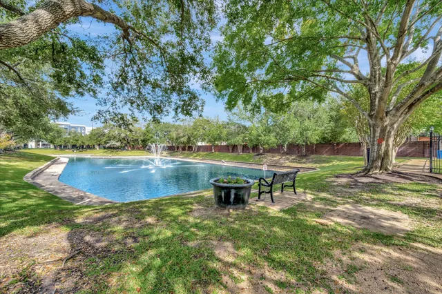 $620,000 | 1639 Lakeside Enclave Drive, Houston, TX 77077