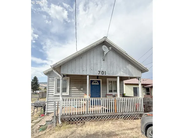 $189,900 | 701 Y Avenue, La Grande, OR 97850
