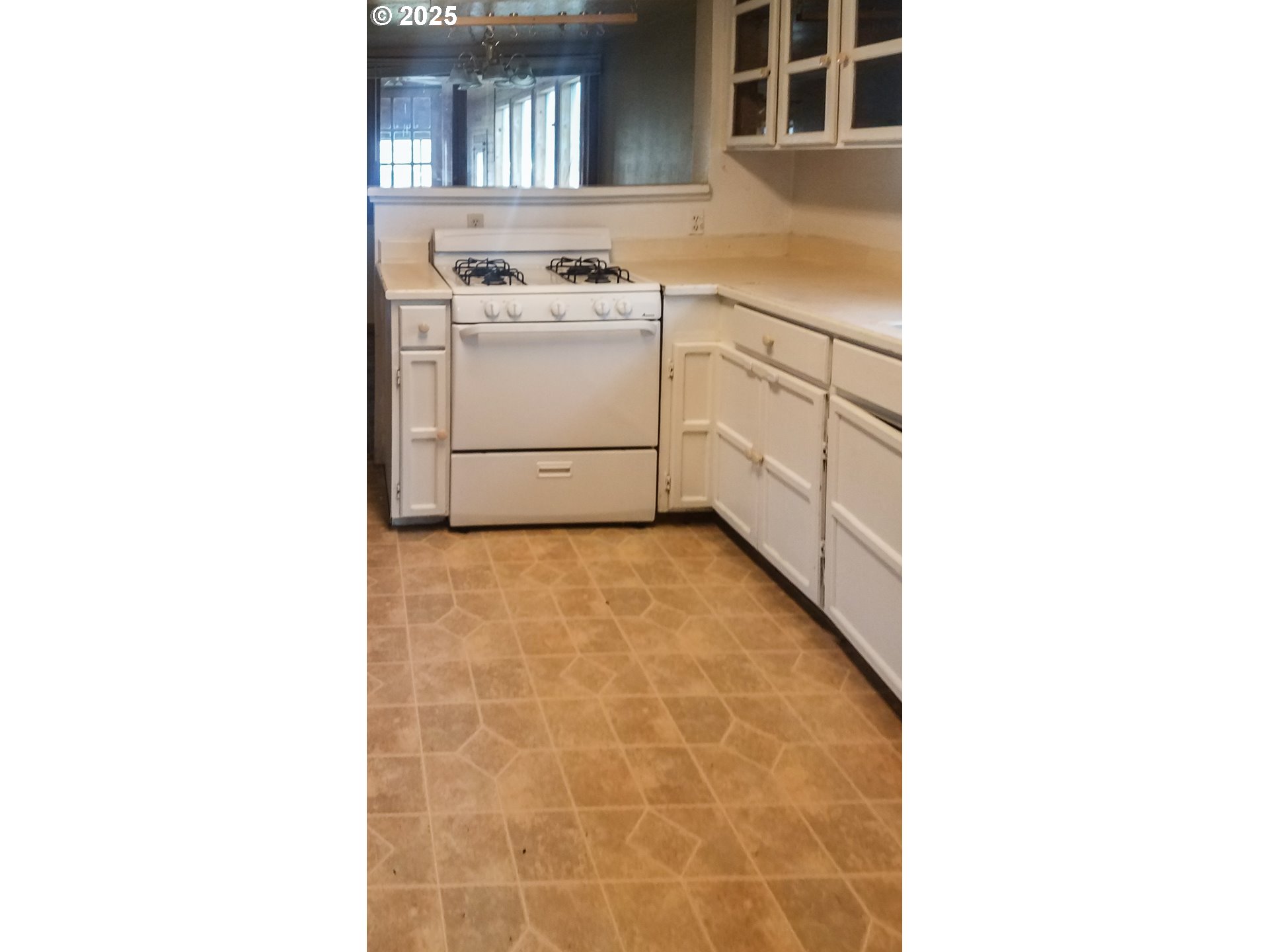 701 Y Avenue La Grande, OR 97850 - Photo 3 of 10