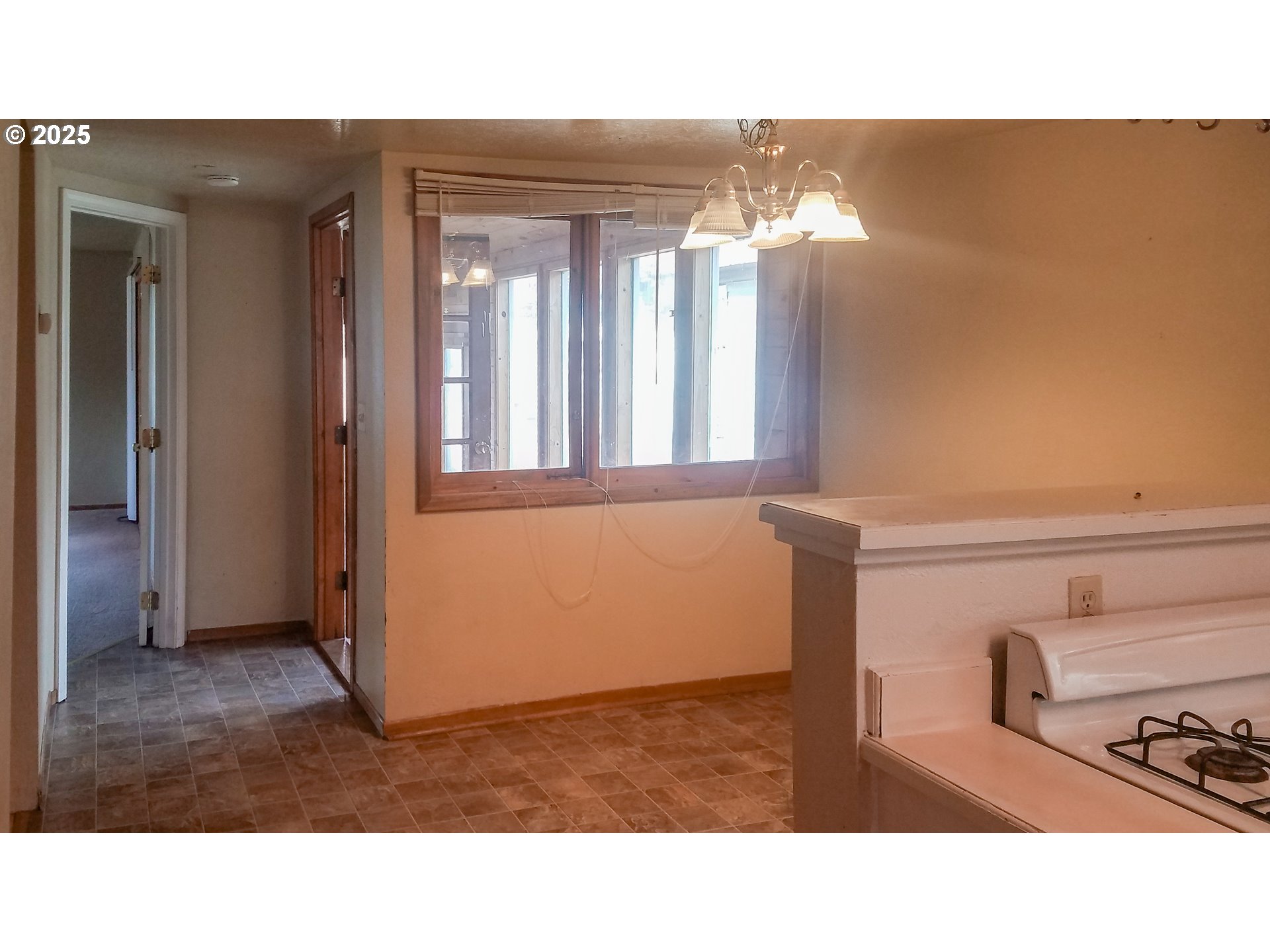 701 Y Avenue La Grande, OR 97850 - Photo 4 of 10