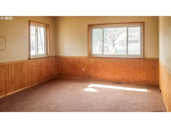 $189,900 | 701 Y Avenue, La Grande, OR 97850