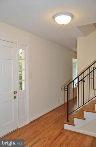 5316 Waneta Road Bethesda, MD 20816 - Photo 7 of 29 Entrance / Foyer