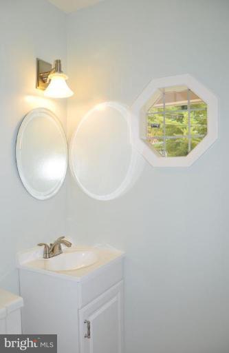 5316 Waneta Road Bethesda, MD 20816 - Photo 8 of 29 Half Bath 1