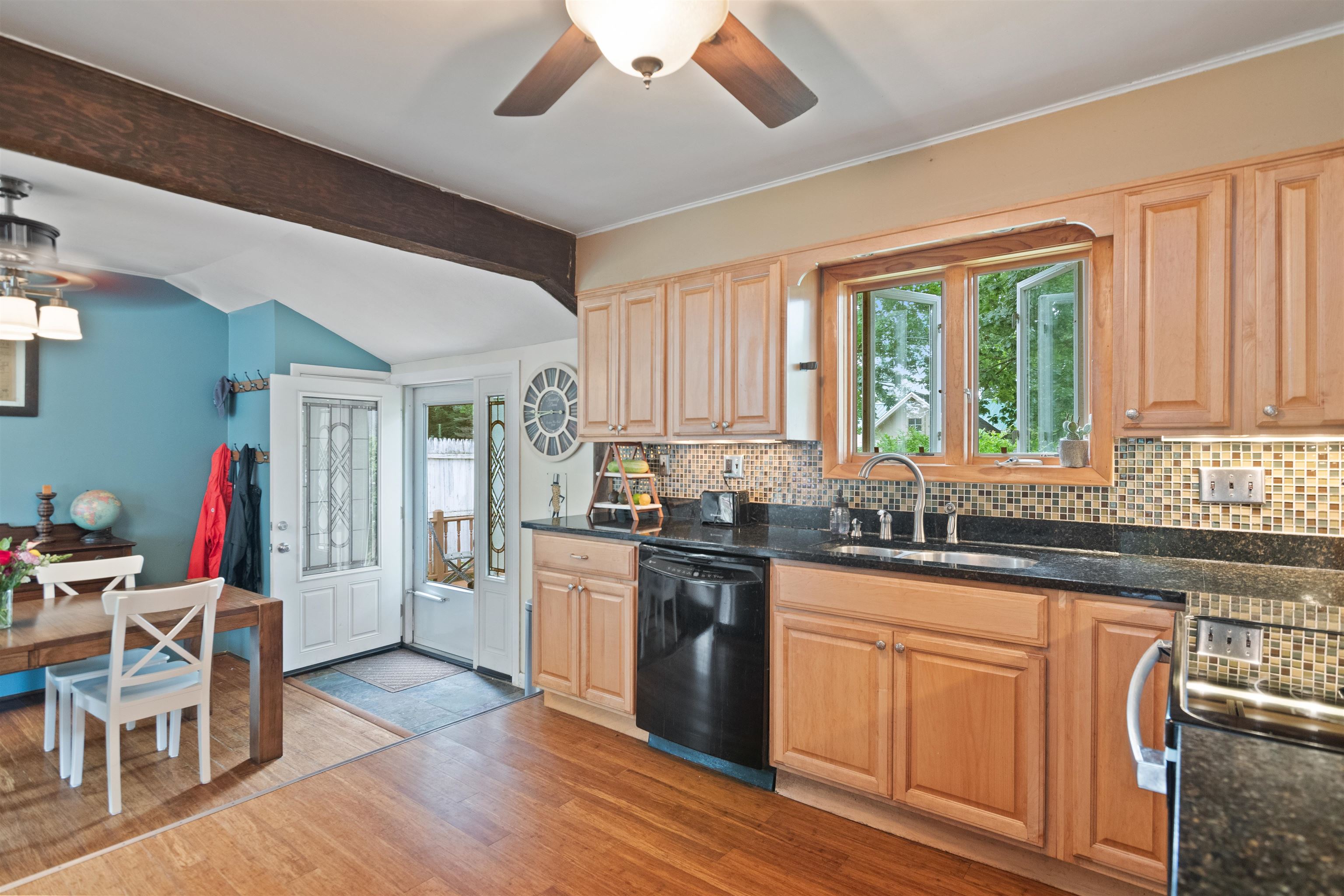 229 Woodlawn Road Burlington, VT 05408 - Photo 5 of 39 Gallery Image 5