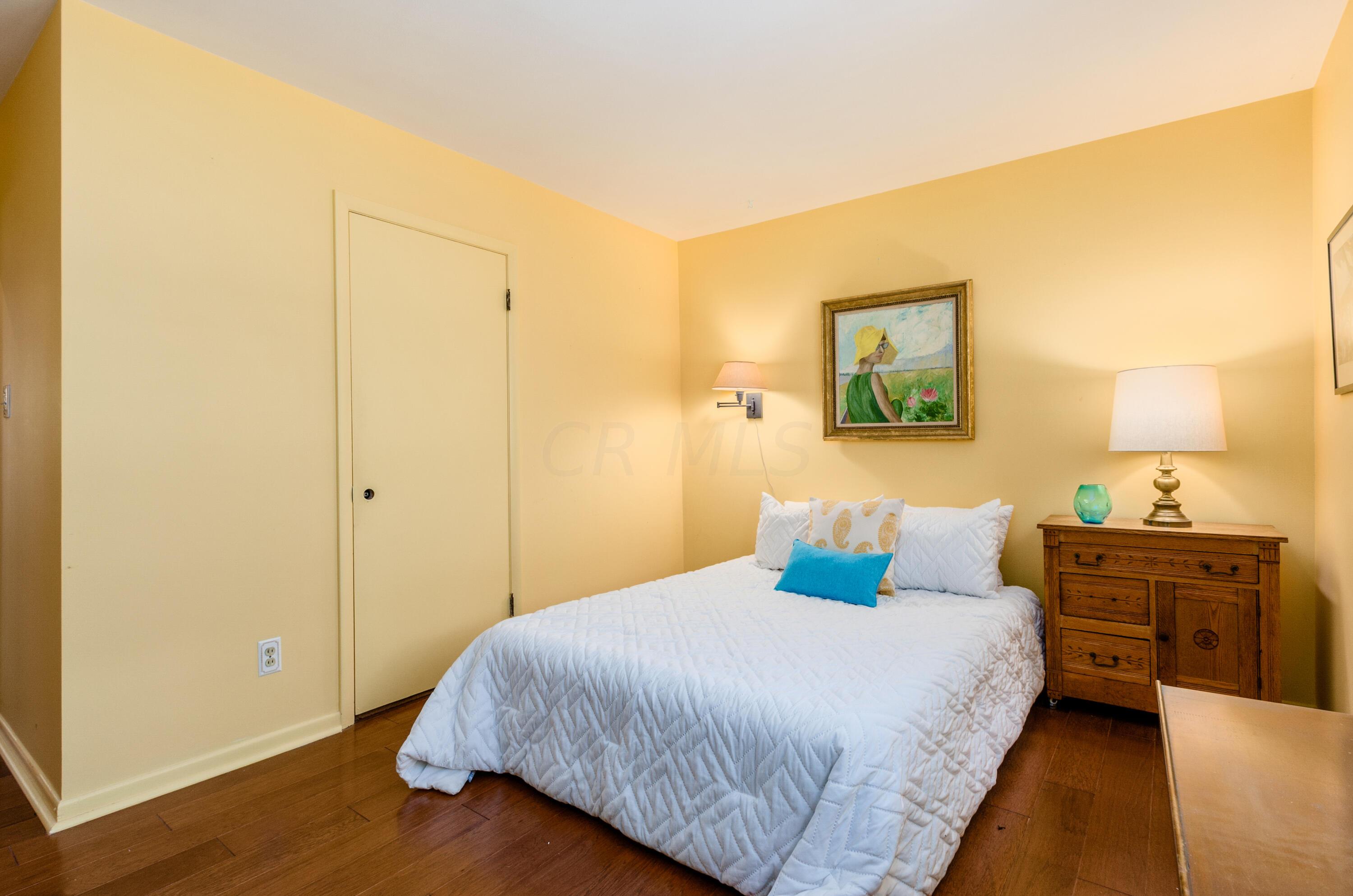 6665 Merwin Road Columbus, OH 43235 - Photo 22 of 58 Bedroom w/ newer hardwood!