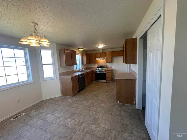 $614,900 | 2807 Laurel Way, Nampa, ID 83686