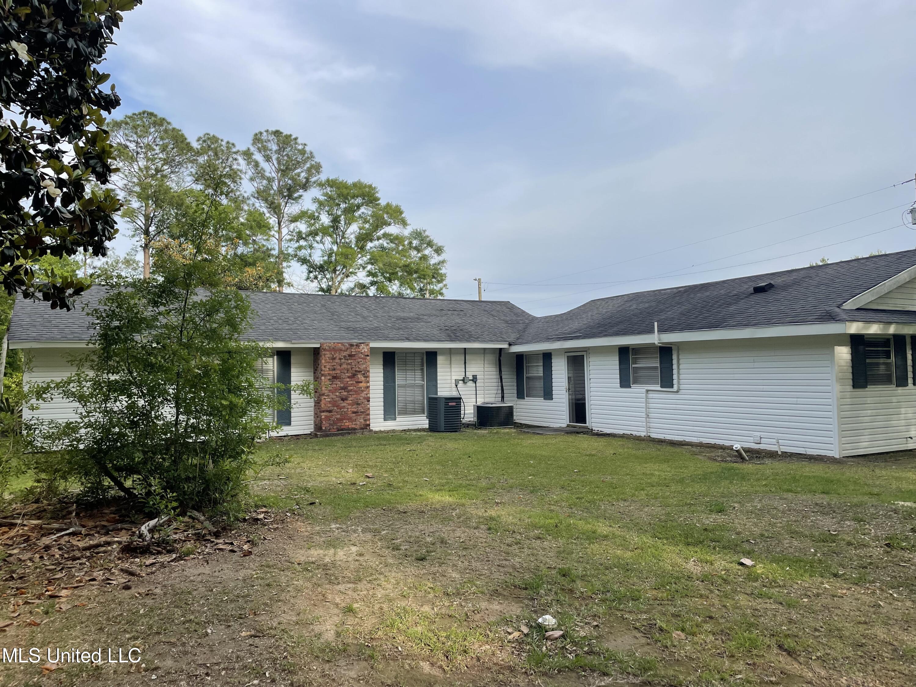 250 George Mitchell Road Carriere, MS 39426 - Photo 3 of 15 IMG_9972