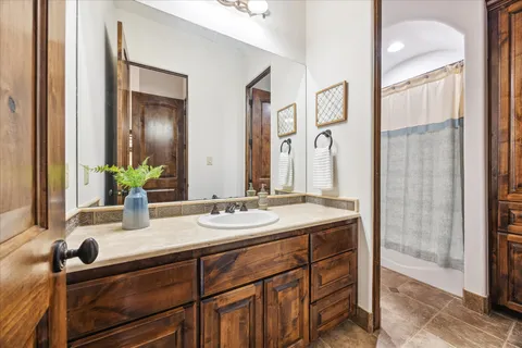 $2,095,000 | 709 Angel Light Drive, Spicewood, TX 78669