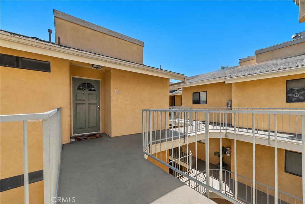 3501 East Ransom Street, Unit 304 Long Beach, CA 90804 - Photo 16 of 22 Front Entrance