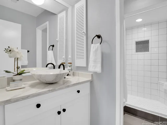 $1,600 | 3803 Barrington Street, Unit 3E, San Antonio, TX 78217