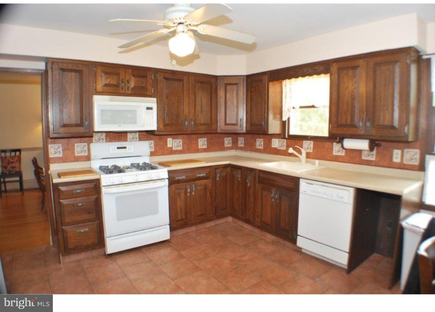 268 Manor Road Harleysville, PA 19438 - Photo 3 of 19 Kitchen