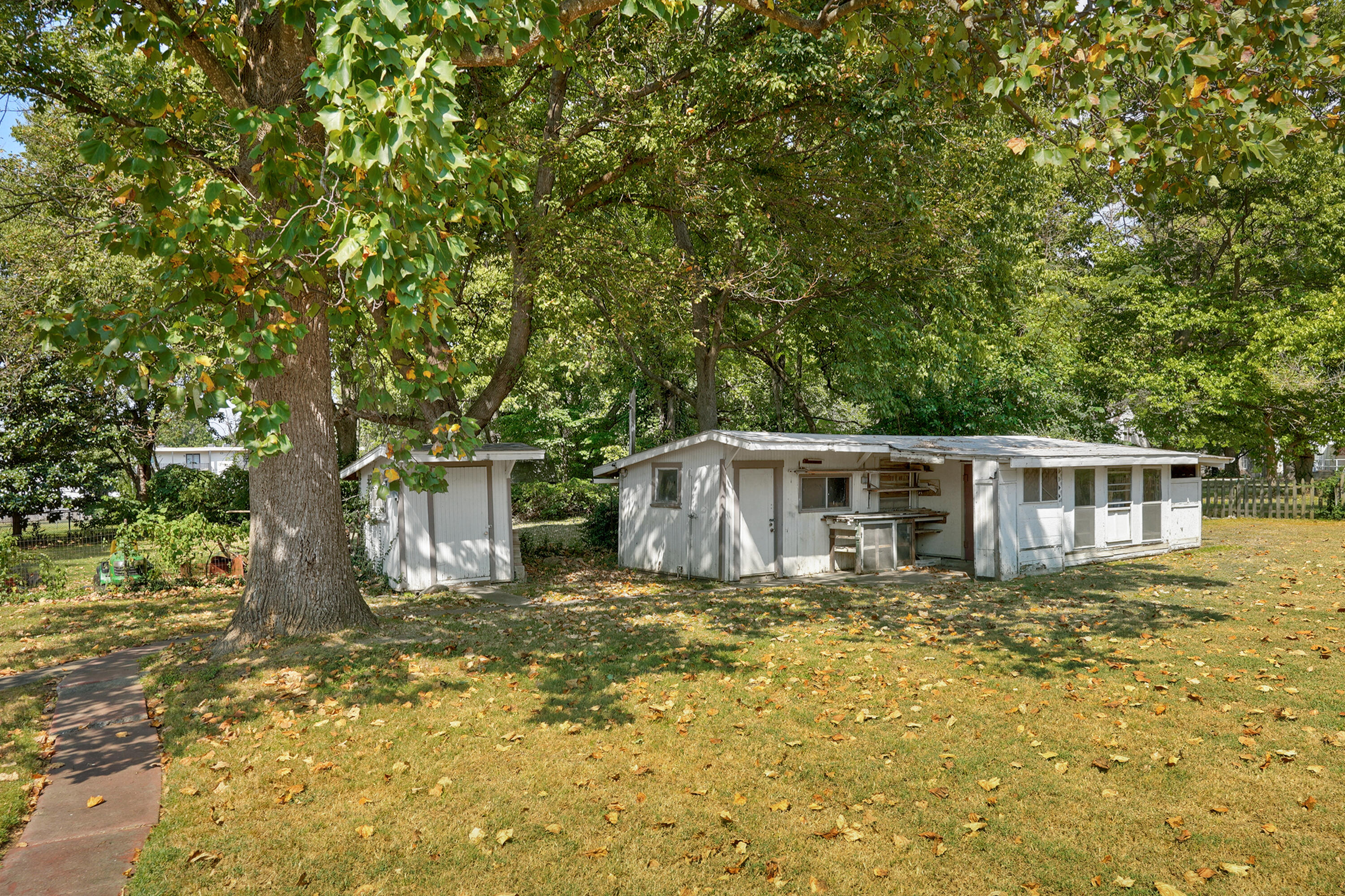 1908 South Holland Avenue Springfield, MO 65807 - Photo 38 of 42 1908 S Holland Ave-32