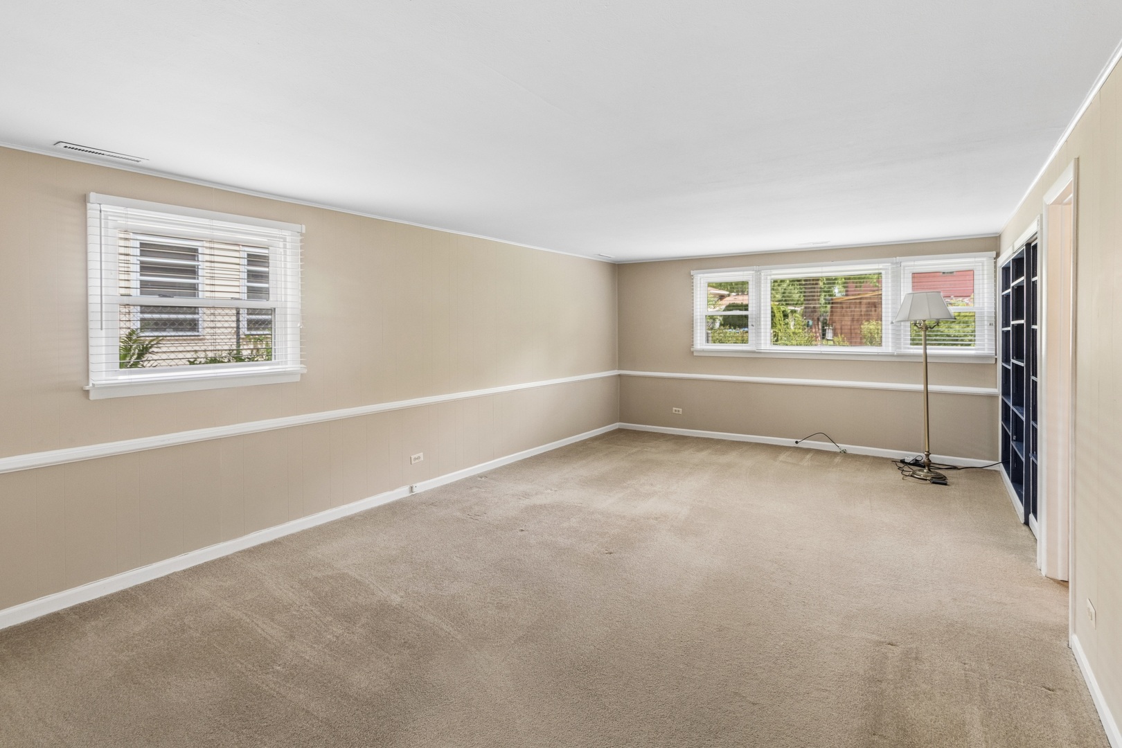 2012 Cayuga Lane Mount Prospect, IL 60056 - Photo 16 of 24