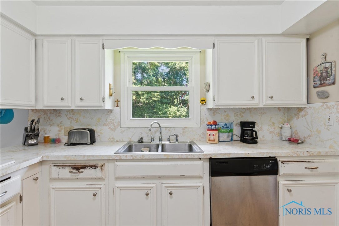 7948 Holstein Road Toledo, OH 43617 - Photo 14 of 39 Gallery Image 14