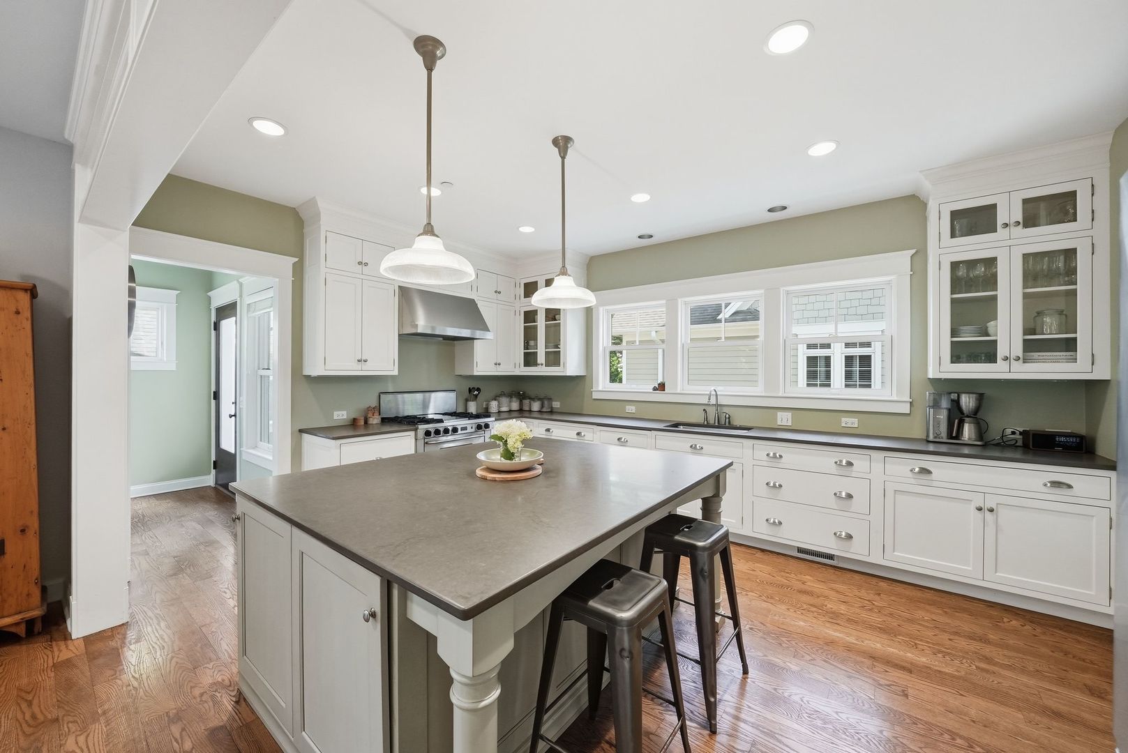 611 Prairie Avenue Barrington, IL 60010 - Photo 12 of 44