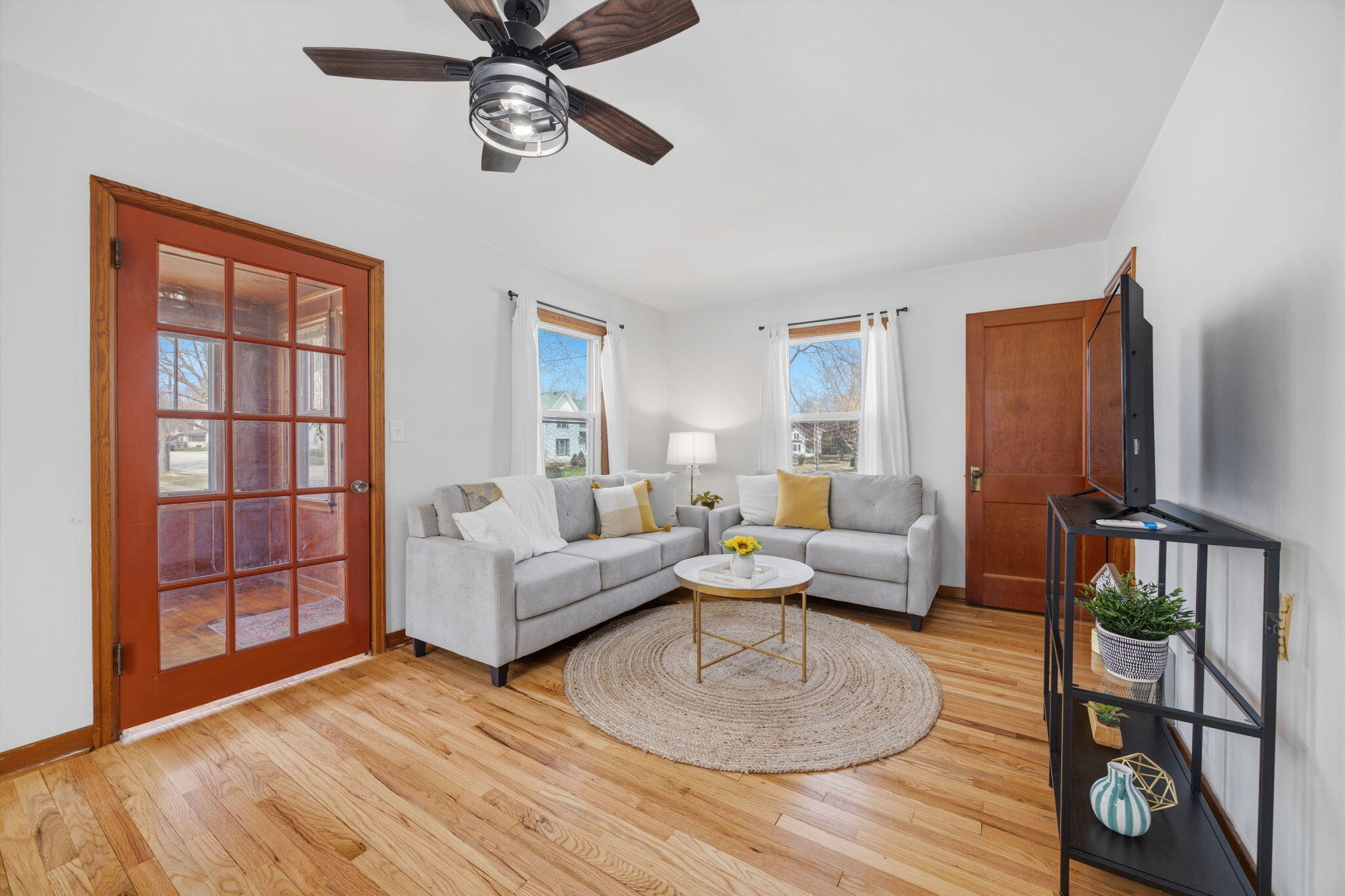 98 Jackson Street Fort Atkinson, WI 53538 - Photo 3 of 50 36-web-or-mls-IMG-1509