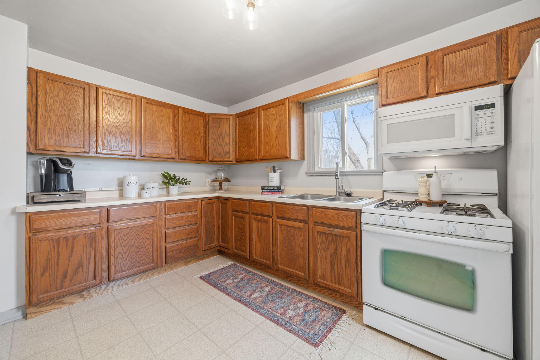 98 Jackson Street Fort Atkinson, WI 53538 - Photo 9 of 50 11-web-or-mls-IMG_1403