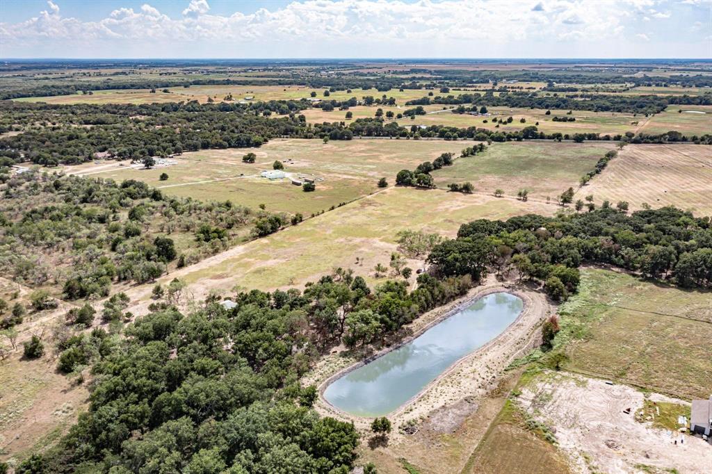 637 Lyman T Davis Road Corsicana, TX 75110 - Photo 3 of 34 a view of an ocean and beach