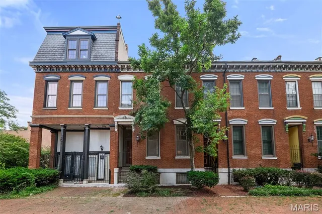 $245,000 | 1302 South 10th Street, St. Louis, MO 63104