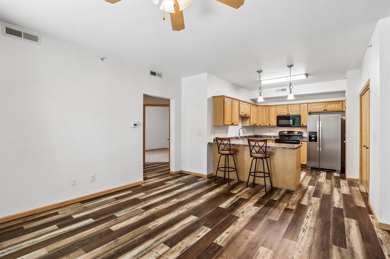 1092 Walnut Avenue, Unit 204 Riverside, IA 52327 - Photo 6 of 27 Gallery Image 6