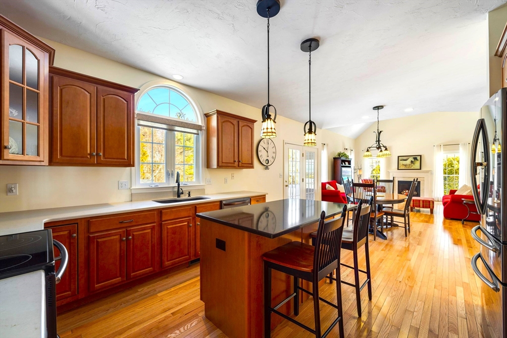 373 Finch Road Raynham, MA 02767 - Photo 10 of 38 Gallery Image 10