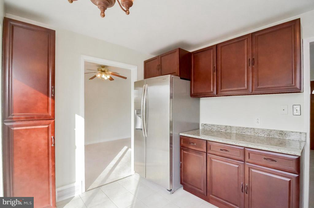 6313 Bardu Avenue Springfield, VA 22152 - Photo 2 of 29 Kitchen